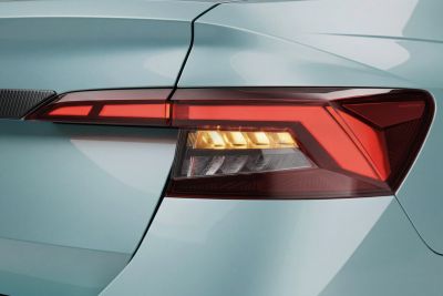 Sharp angular LED rear tail light with distinctive light pattern