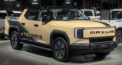 2025 Maxus eTerron 9 3/4 front-right view