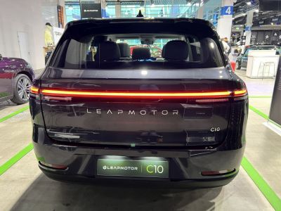 Full-width LED light strip on 2024 SUV rear