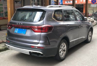 Rear and side view of SUV with distinctive taillights and sleek body lines