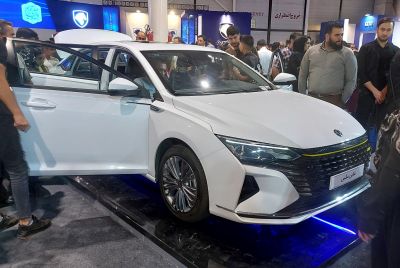 2024 Aeolus Shine Max 3/4 front-right view