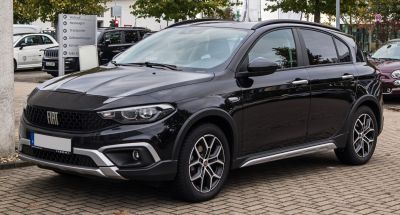 2021 Fiat Tipo Cross 3/4 front-left view