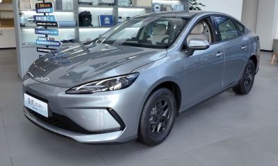 2025 BYD Seal 05 3/4 front-left view