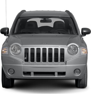 Front view with seven-slot grille and round headlights