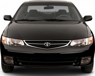 Front view with distinct grille and dual headlights