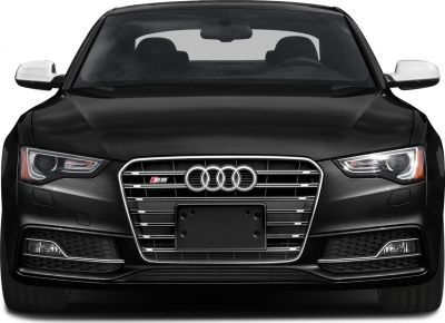 Front grille with Audi rings and sleek headlights