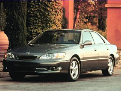 1996 Lexus ES III (XV20) 3/4 front-left view