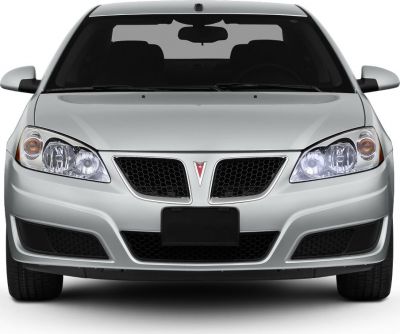 Front view with grille and headlights