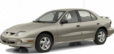 1995 Pontiac Sunfire Sedan 3/4 front-left view
