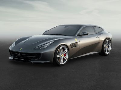 2018 Ferrari GTC4Lusso T 3/4 front-left view