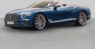 Convertible with distinctive large grille and multi-spoke alloy wheels