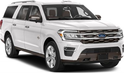 Wide chrome grille with LED daytime running lights and roof rails