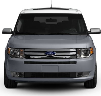 Front view with horizontal grille and rectangular headlights