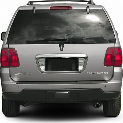 Rear tailgate and taillights of SUV with large rear window