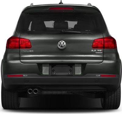 Rear hatch and dual exhaust pipes with rear lights of SUV