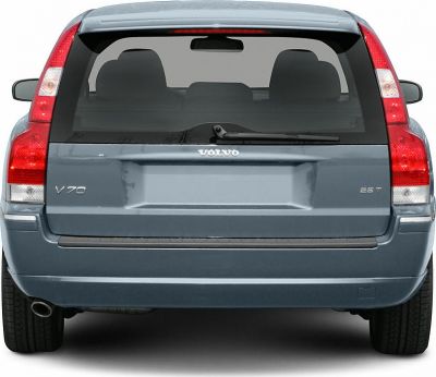 Rear view of station wagon with vertical taillights and tailgate wiper