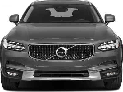 Front grille with Volvo logo and Thor’s hammer LED headlights