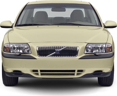 Front view showing grille, headlights, and windshield wipers.