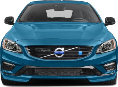 Front grille and headlights of a 2014 Volvo with 2013 facelift