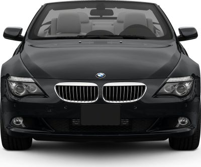 Front view with kidney grille and headlights of a convertible